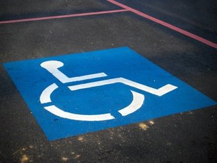 Accés adaptés pour les personnes à mobilitée réduite Accés adaptés pour les personnes à mobilitée réduite